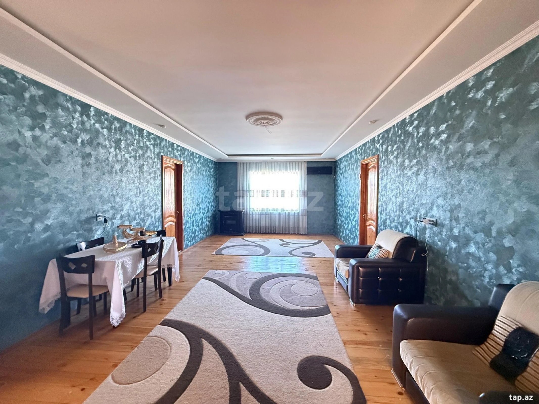 Satılır 8 otaqlı həyət evi