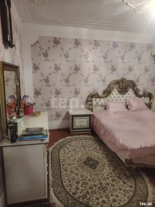 Satılır 5 otaqlı mənzil 106 m²