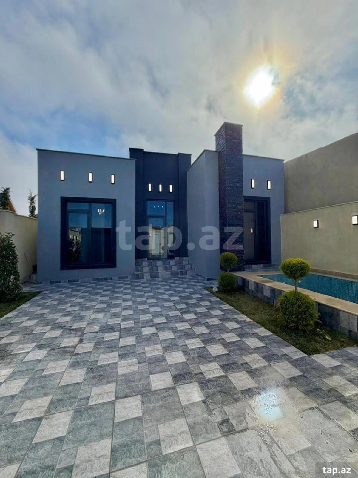 Satılır 4 otaqlı həyət evi