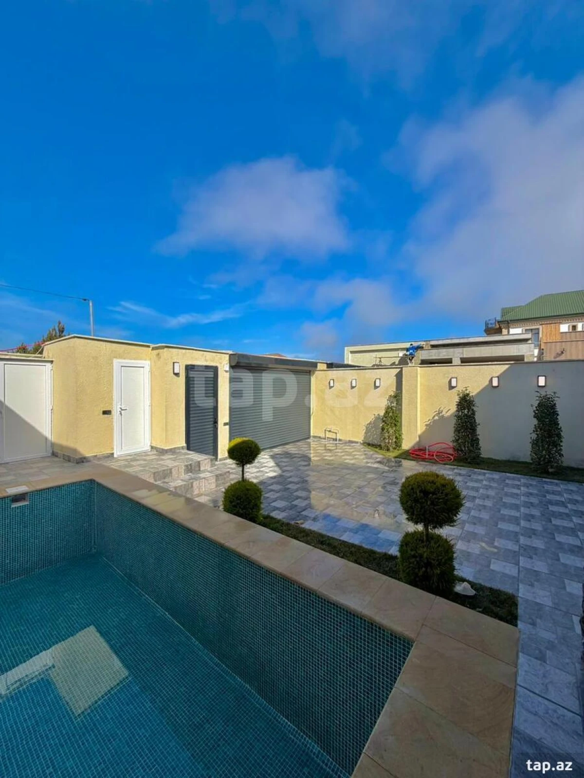 Satılır 4 otaqlı həyət evi