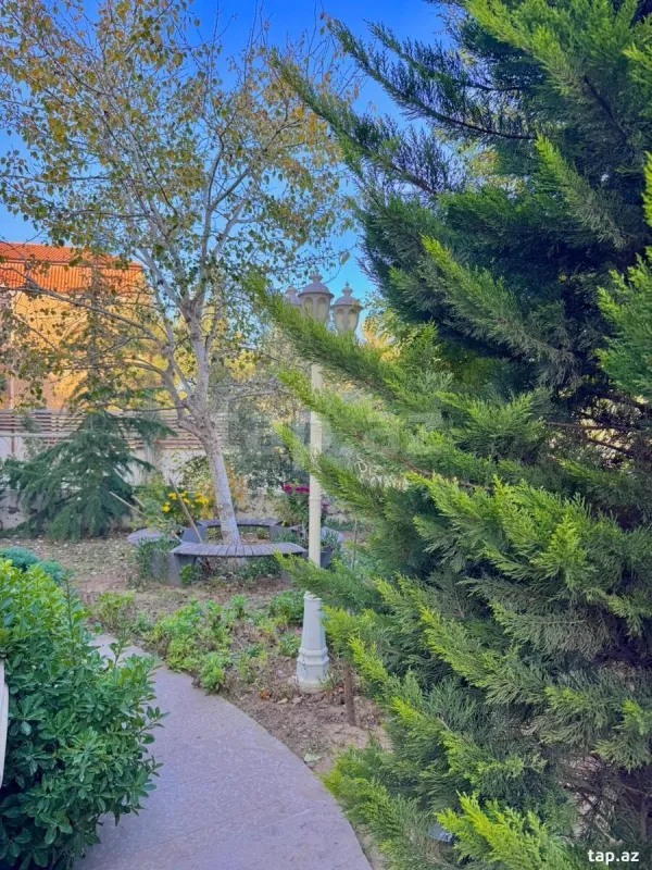 Satılır 6 otaqlı həyət evi