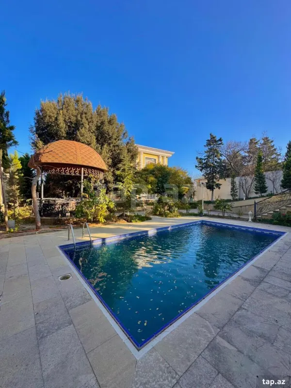 Satılır 6 otaqlı həyət evi