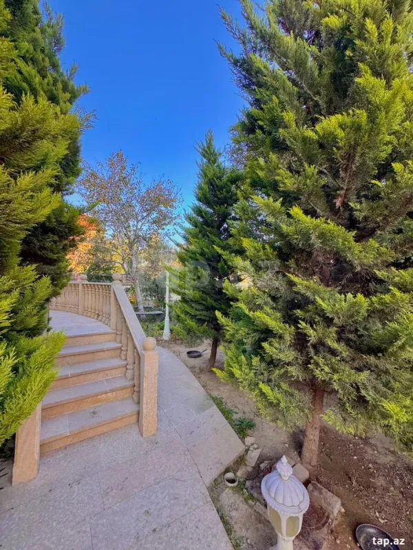 Satılır 6 otaqlı həyət evi