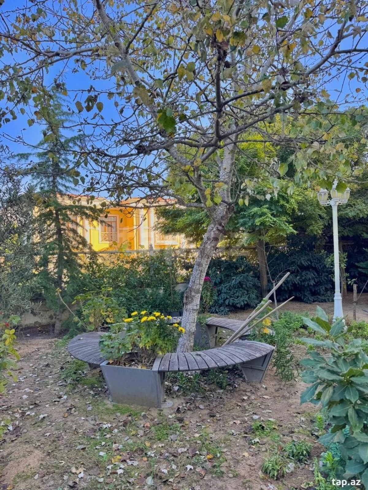 Satılır 6 otaqlı həyət evi