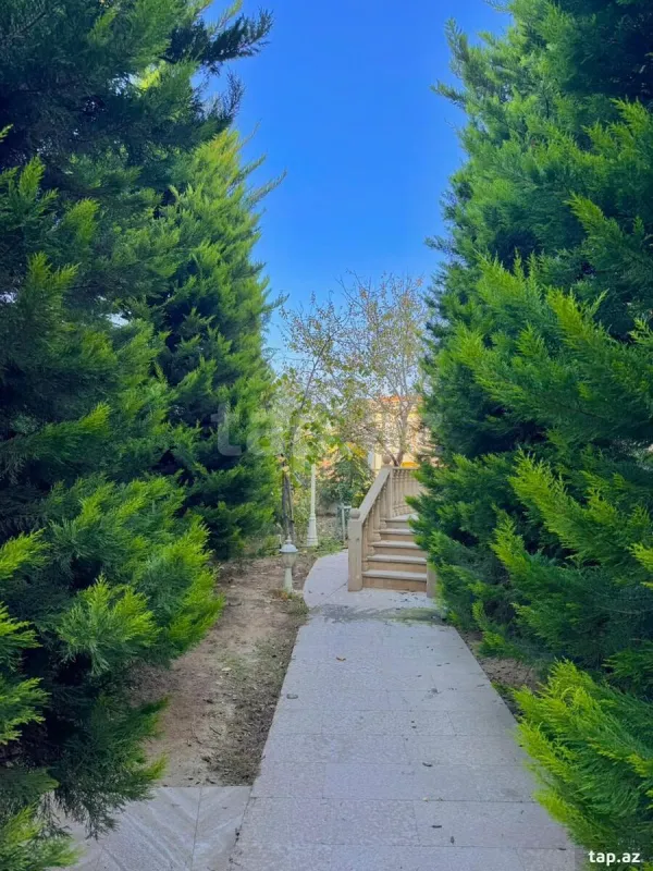 Satılır 6 otaqlı həyət evi