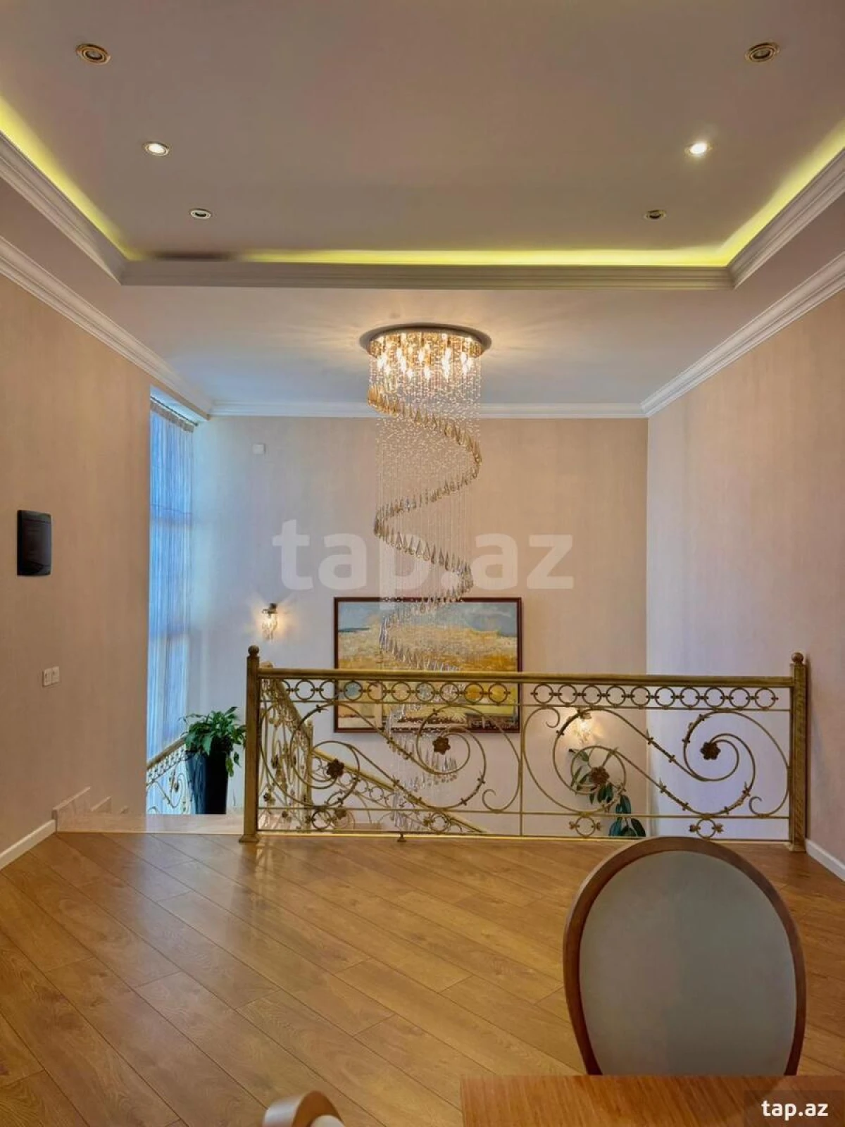 Satılır 6 otaqlı həyət evi