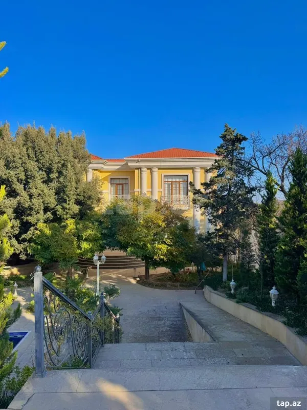 Satılır 6 otaqlı həyət evi