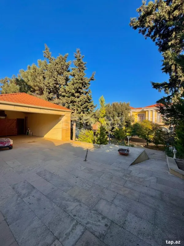 Satılır 6 otaqlı həyət evi