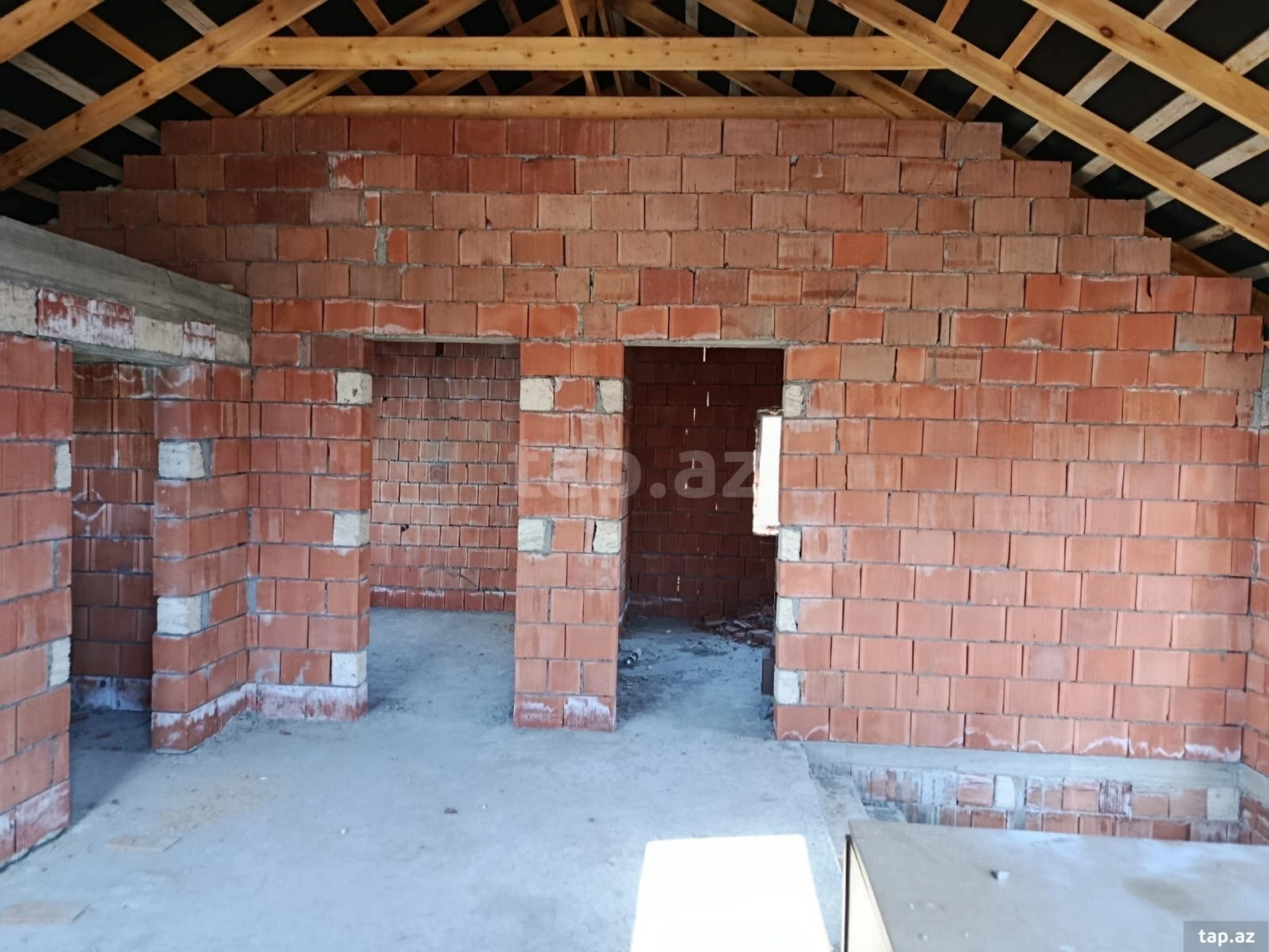 Satılır 5 otaqlı həyət evi