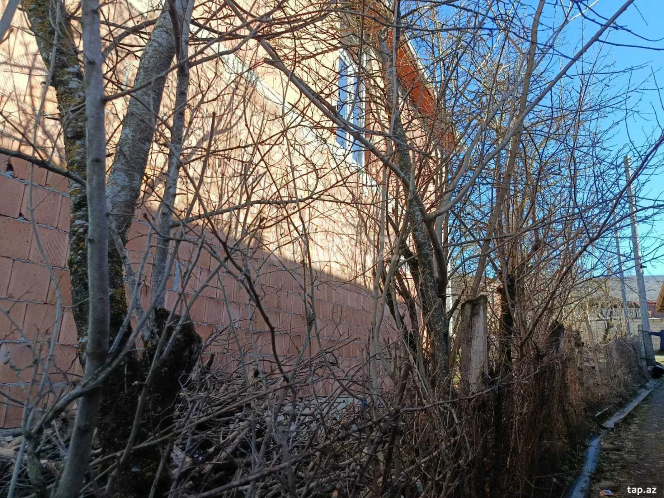 Satılır 5 otaqlı həyət evi