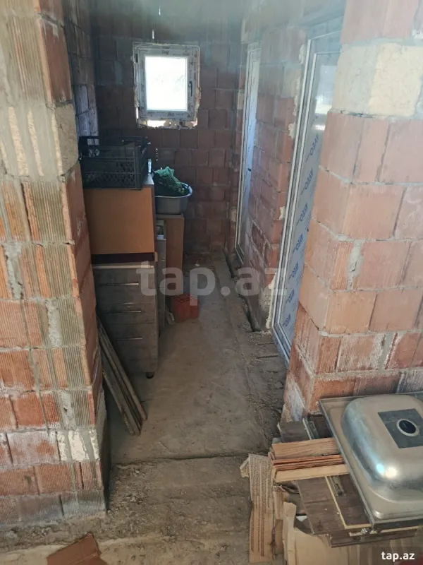 Satılır 5 otaqlı həyət evi