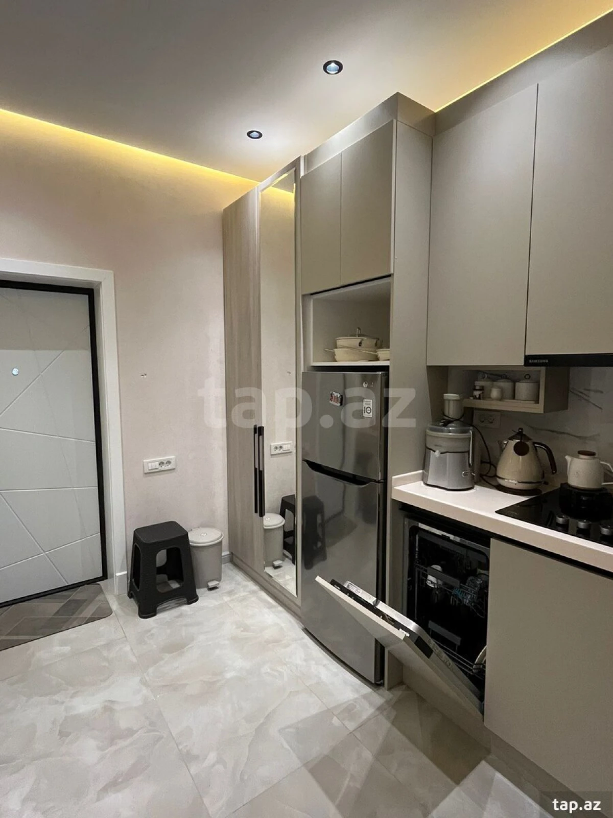 Kirayə verilir 2 otaqlı yeni tikili 52 m²