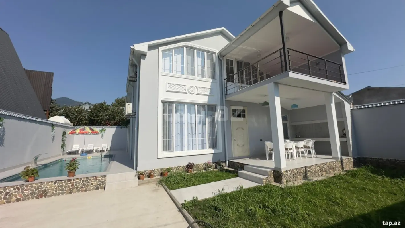 Kirayə verilir 4 otaqlı həyət evi 200 m²