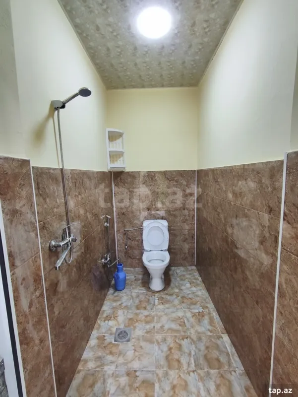 Satılır 6 otaqlı həyət evi