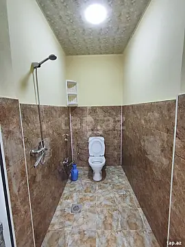 Satılır 6 otaqlı həyət evi