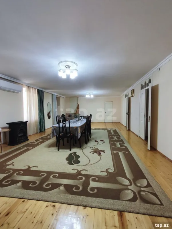 Satılır 6 otaqlı həyət evi