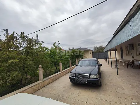 Satılır 6 otaqlı həyət evi