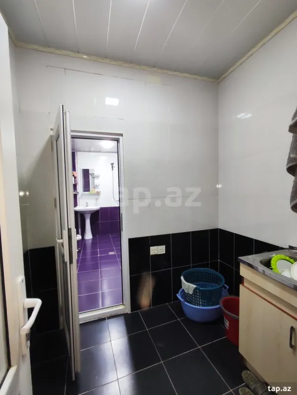 Satılır 6 otaqlı həyət evi