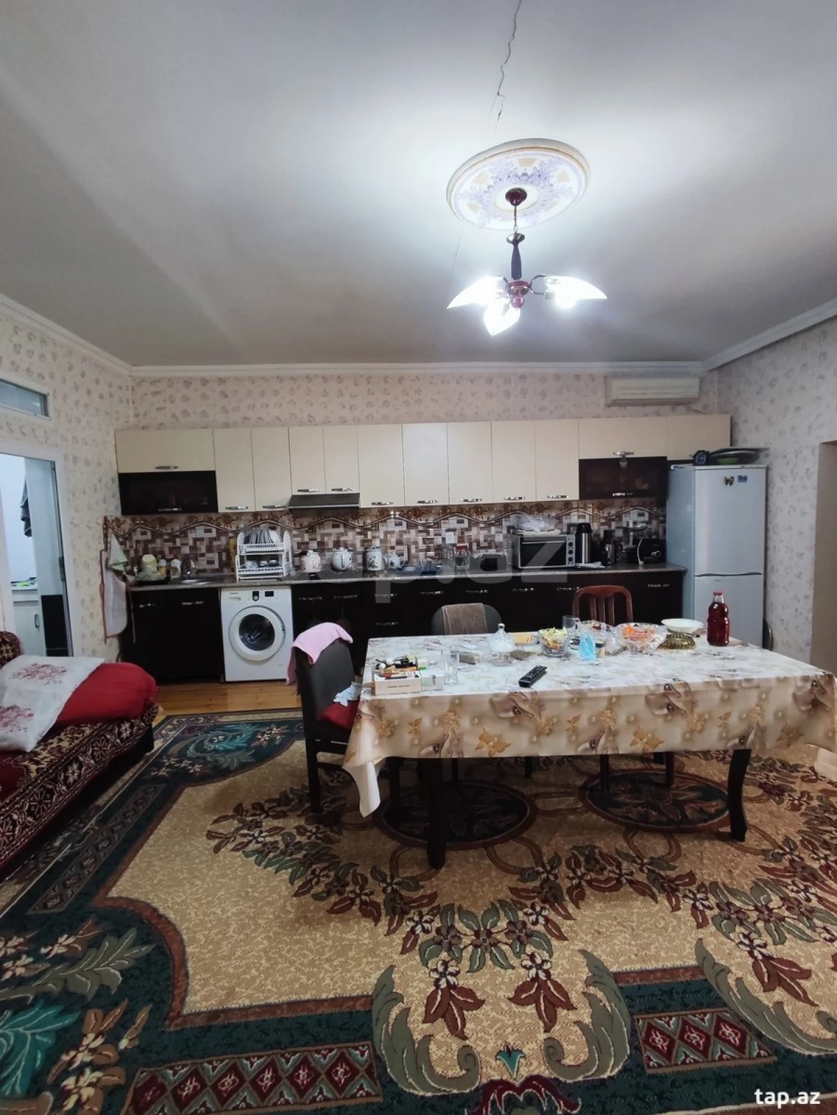 Satılır 6 otaqlı həyət evi