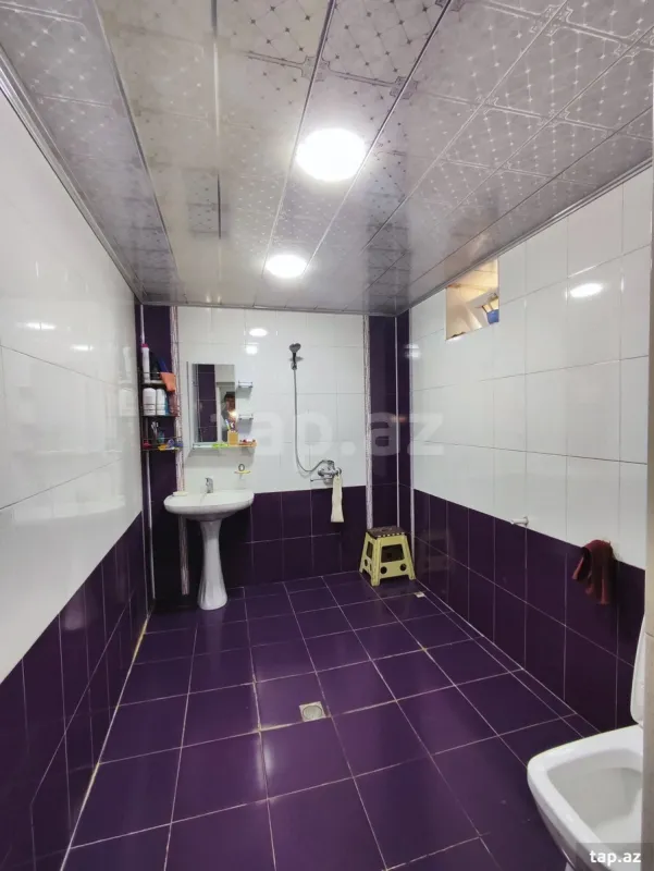 Satılır 6 otaqlı həyət evi