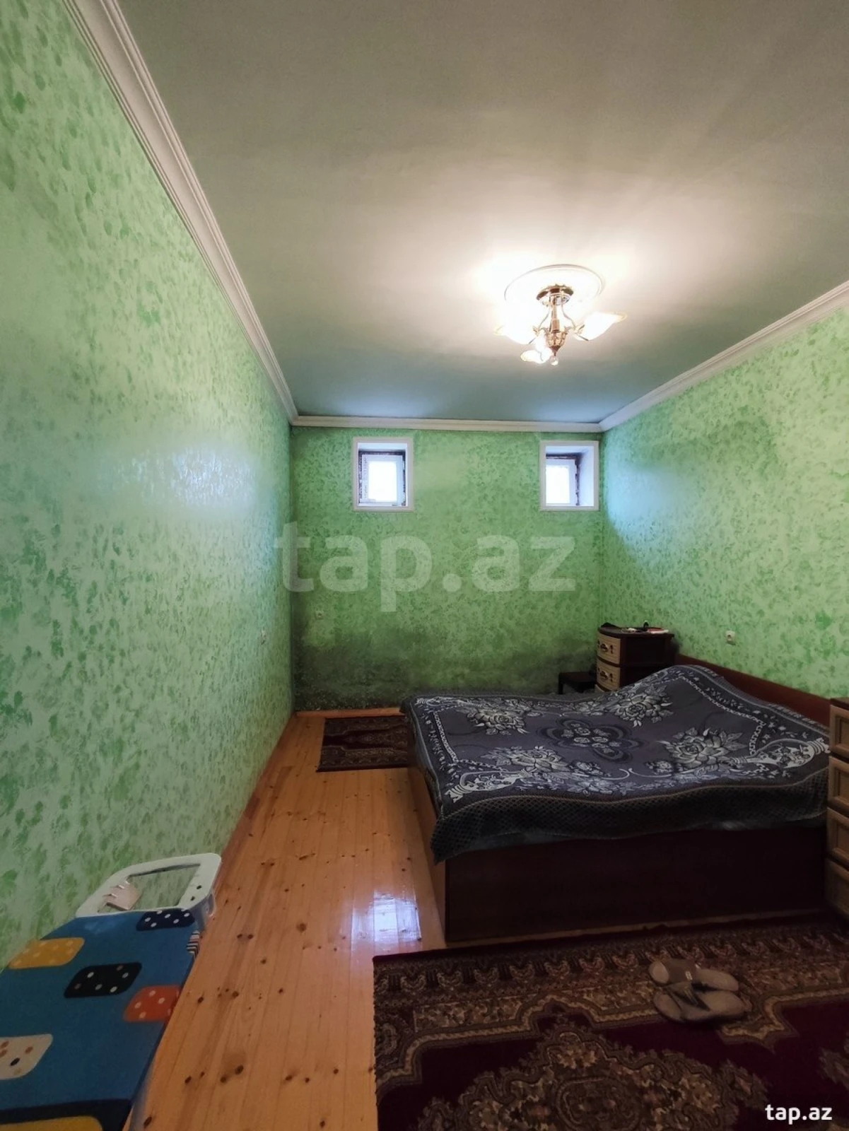 Satılır 6 otaqlı həyət evi