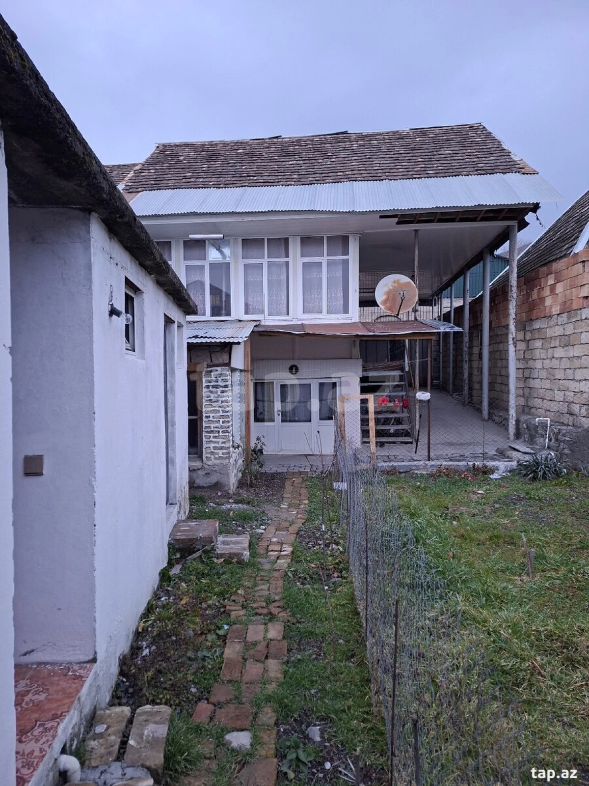Satılır 3 otaqlı həyət evi