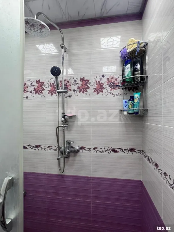 Kirayə verilir 2 otaqlı yeni tikili 70 m²