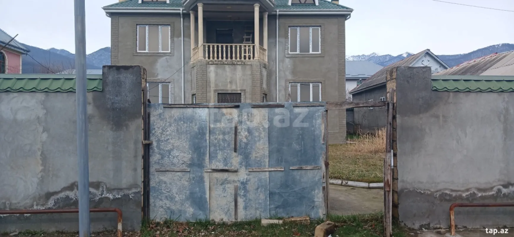 Satılır 7 otaqlı həyət evi