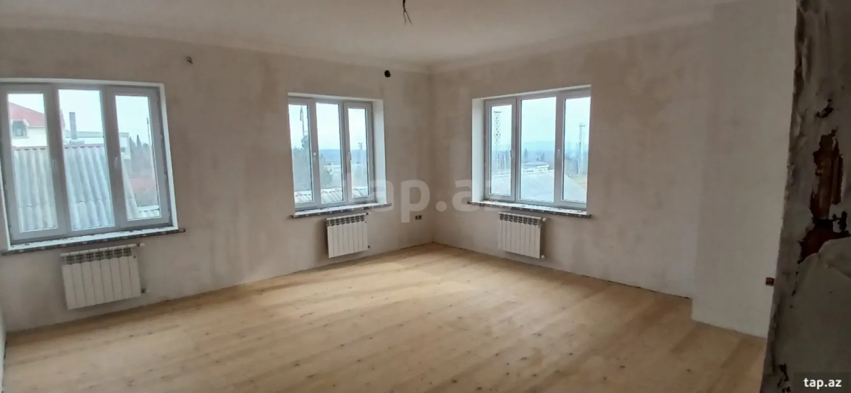 Satılır 7 otaqlı həyət evi