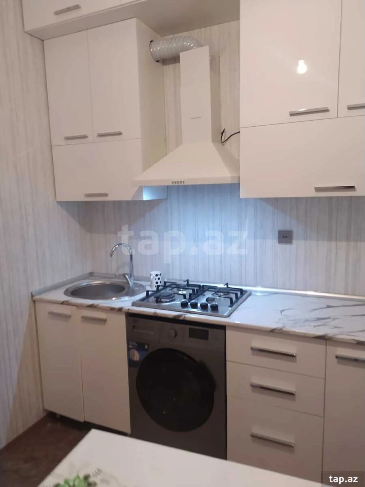 Kirayə verilir 1 otaqlı yeni tikili 50 m²