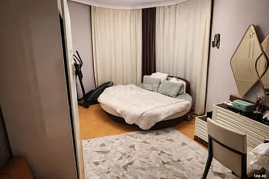 Satılır 3 otaqlı yeni tikili 150 m²