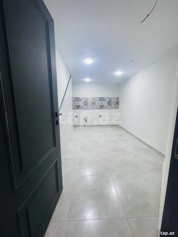 Kirayə verilir 4 otaqlı yeni tikili 145 m²