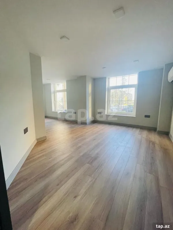 Kirayə verilir 4 otaqlı yeni tikili 145 m²
