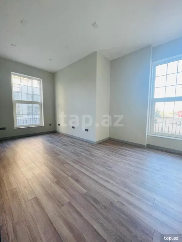 Kirayə verilir 4 otaqlı yeni tikili 145 m²