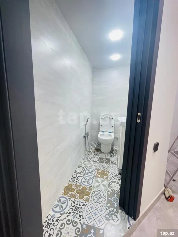 Kirayə verilir 4 otaqlı yeni tikili 145 m²