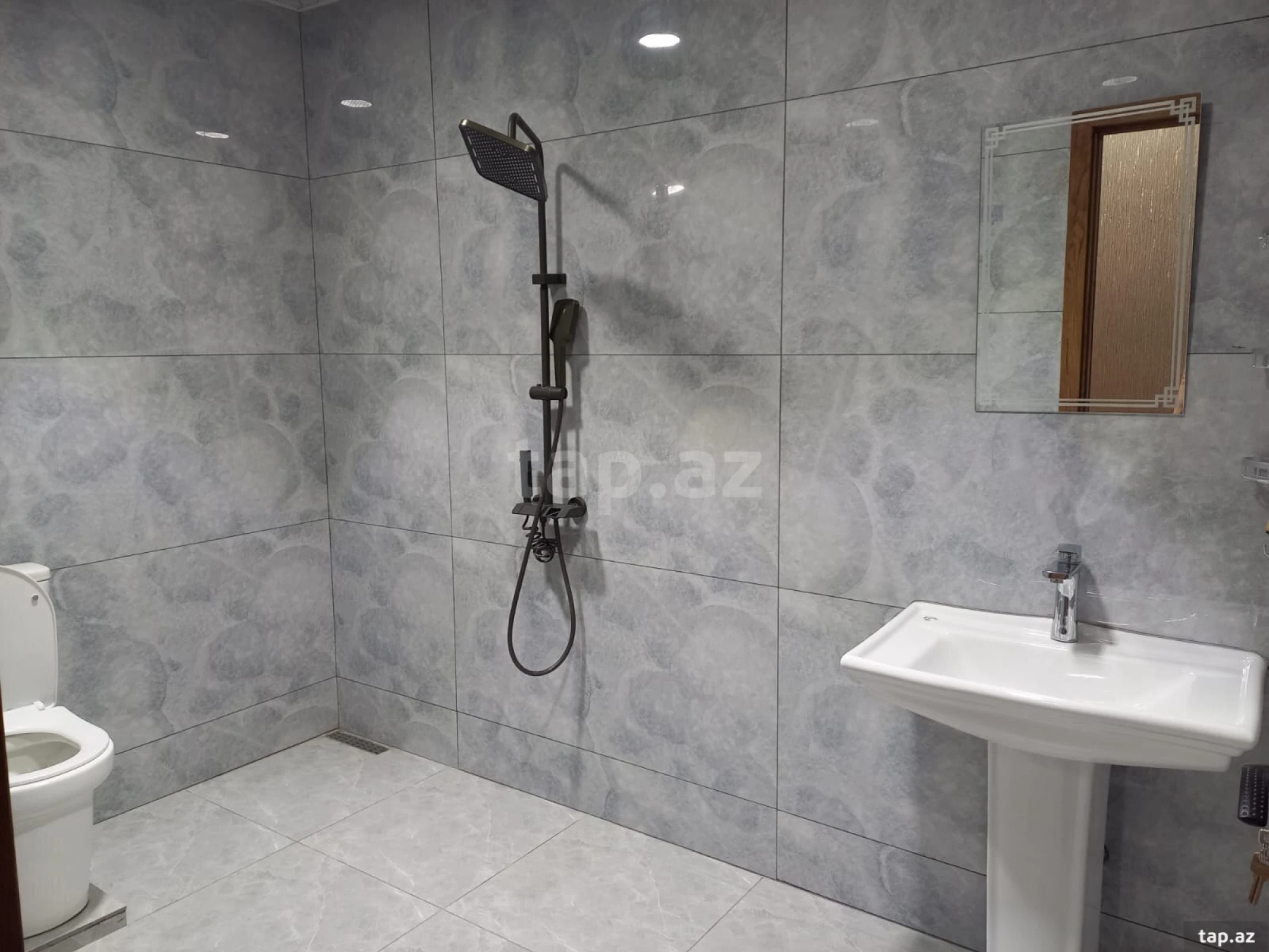 Kirayə verilir 2 otaqlı yeni tikili 100 m²