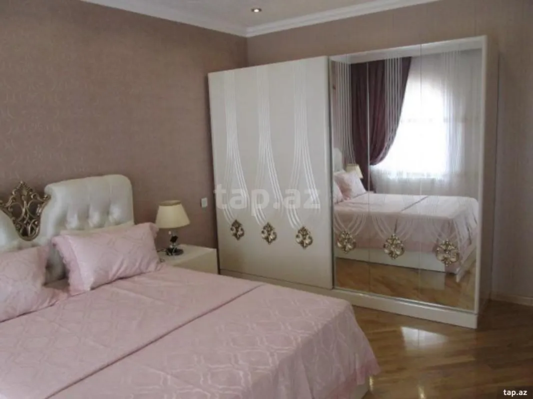 Satılır 6 otaqlı həyət evi