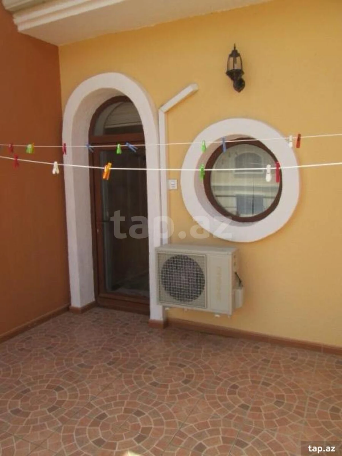 Satılır 6 otaqlı həyət evi