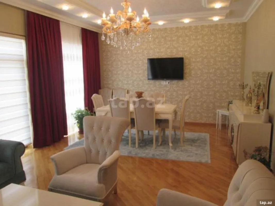 Satılır 6 otaqlı həyət evi