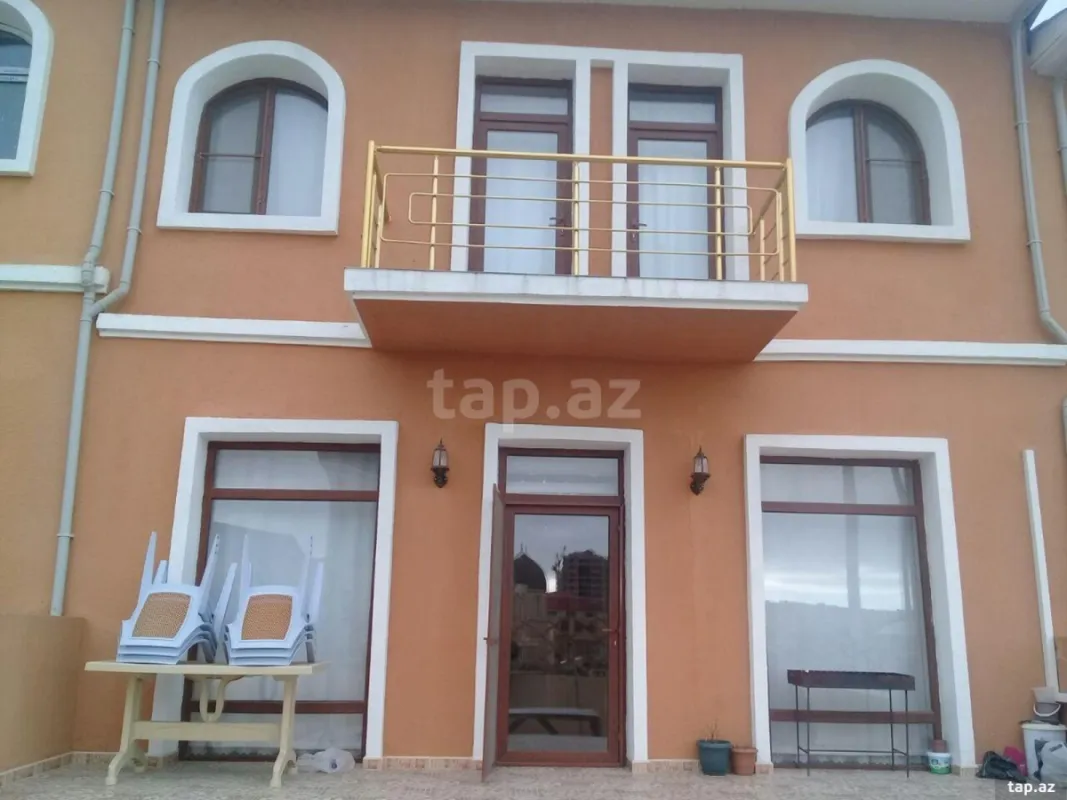 Satılır 6 otaqlı həyət evi