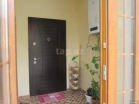 Satılır 6 otaqlı həyət evi