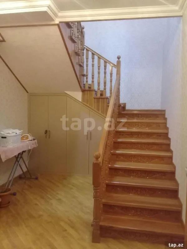 Satılır 6 otaqlı həyət evi
