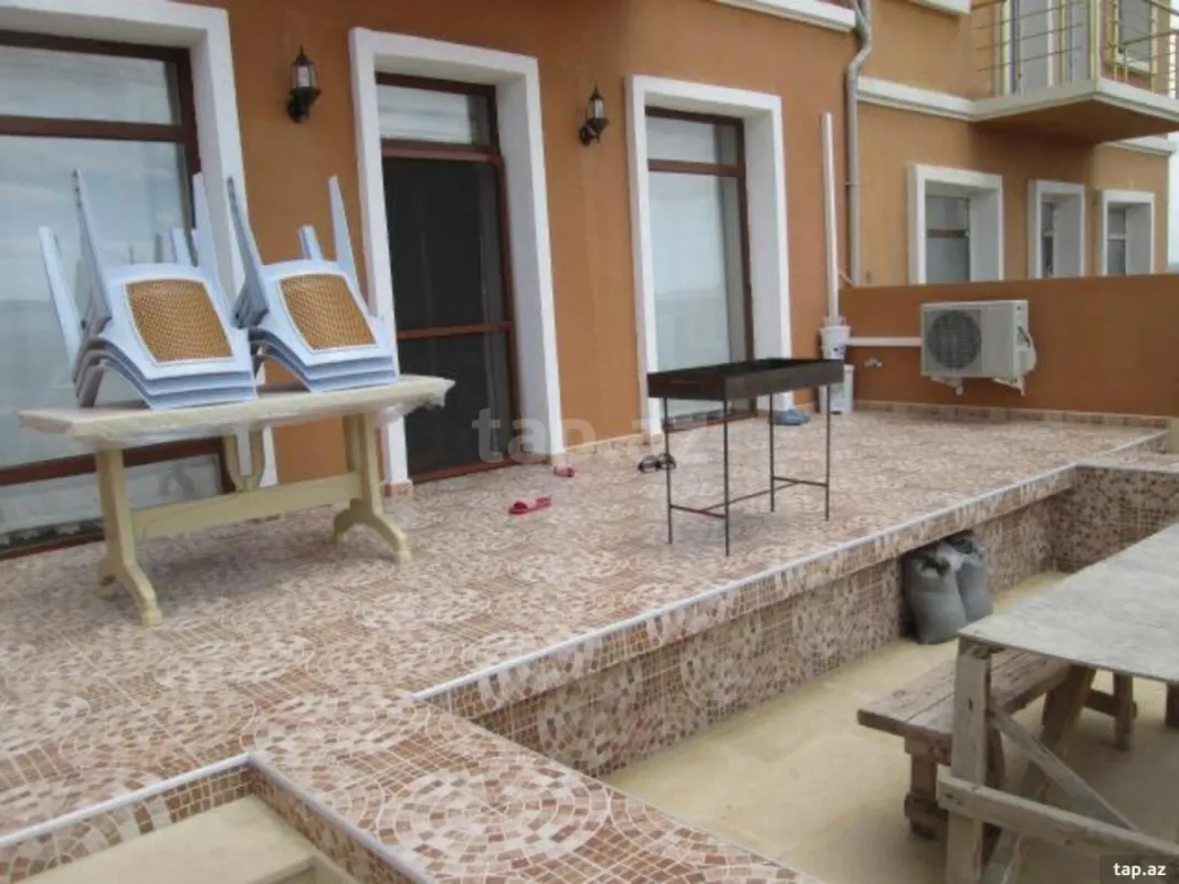 Satılır 6 otaqlı həyət evi