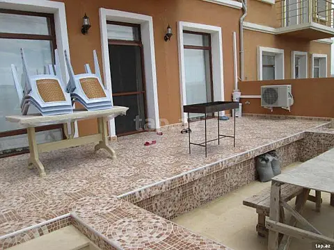 Satılır 6 otaqlı həyət evi