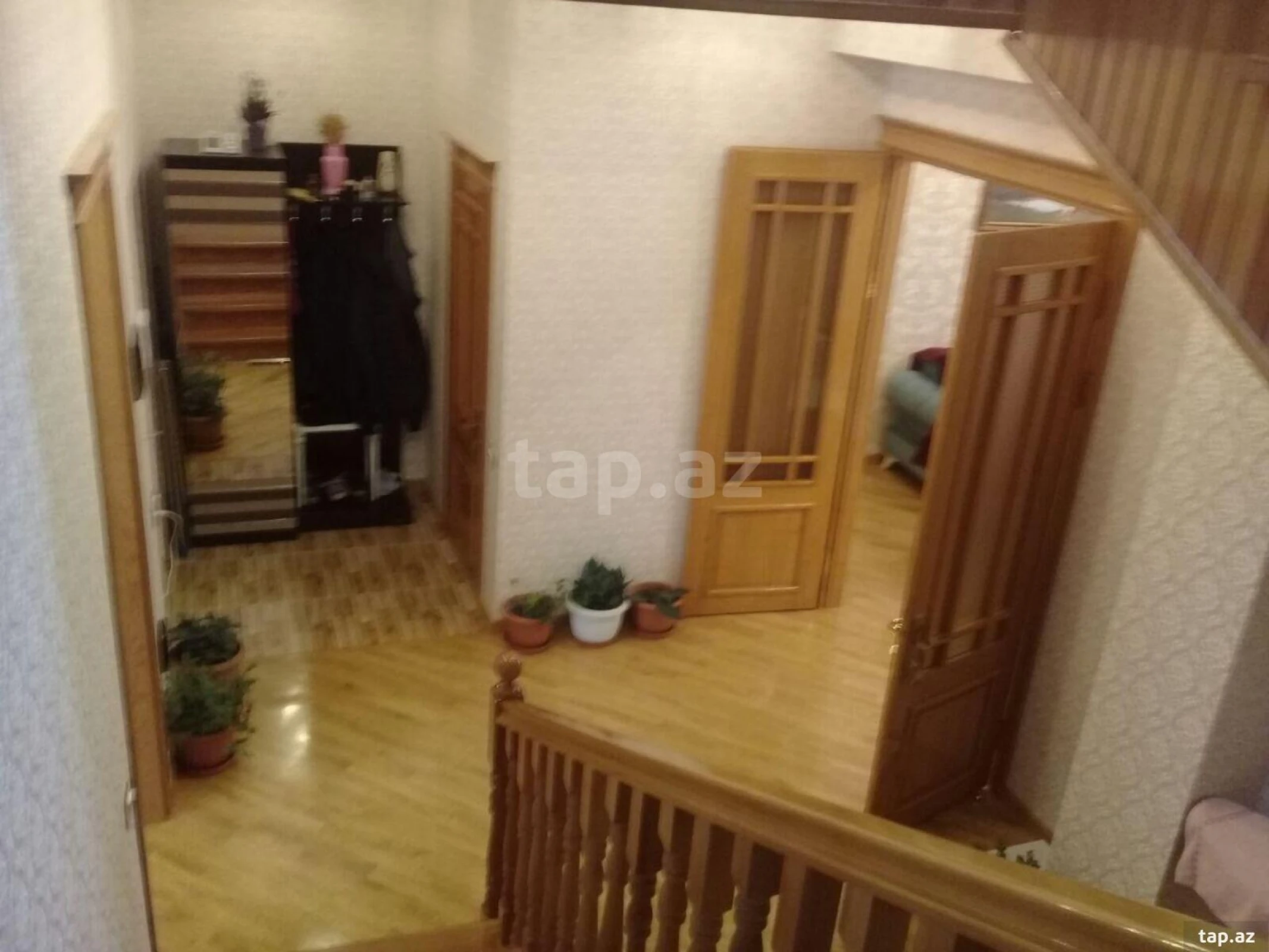 Satılır 6 otaqlı həyət evi