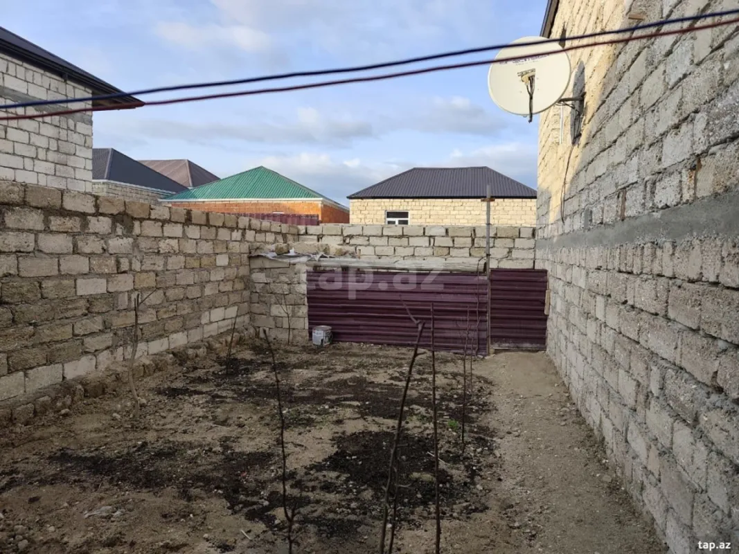 Satılır 4 otaqlı həyət evi 110 m²