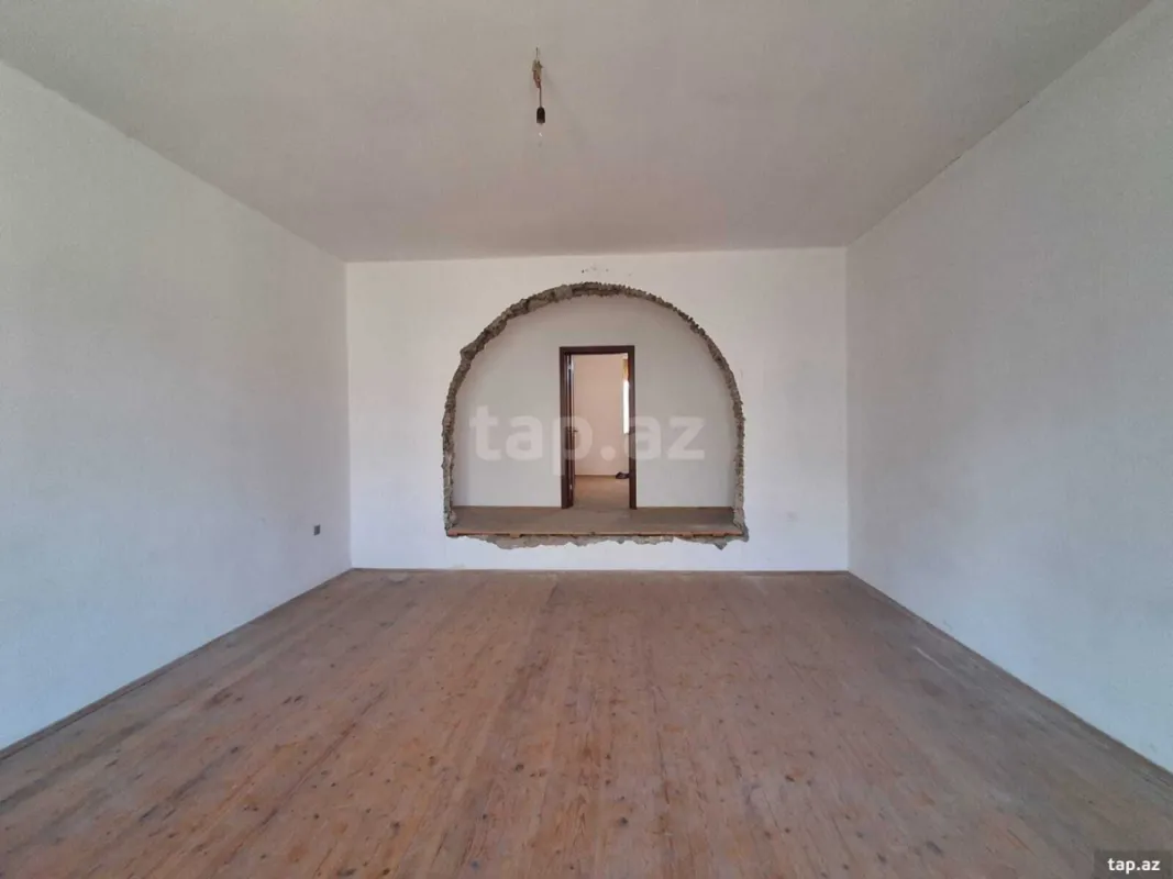 Satılır 4 otaqlı həyət evi