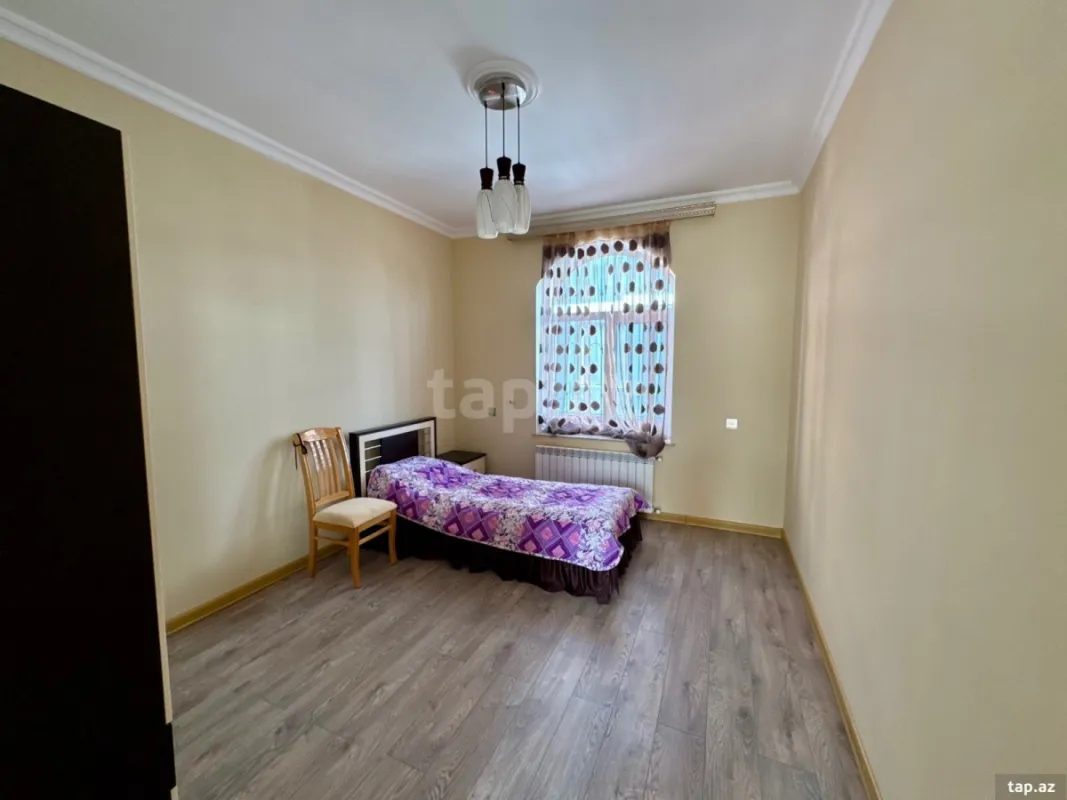 Satılır 6 otaqlı həyət evi