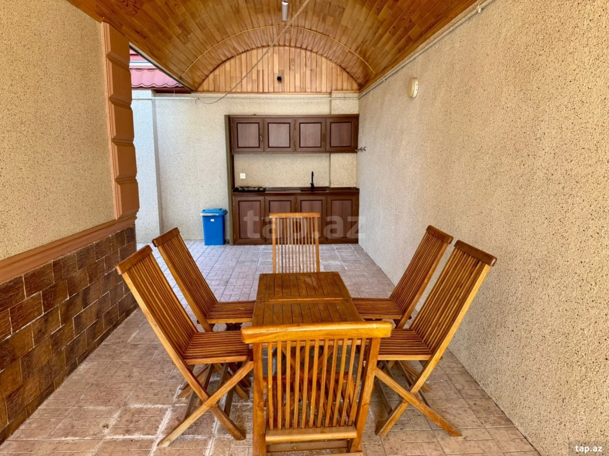 Satılır 6 otaqlı həyət evi