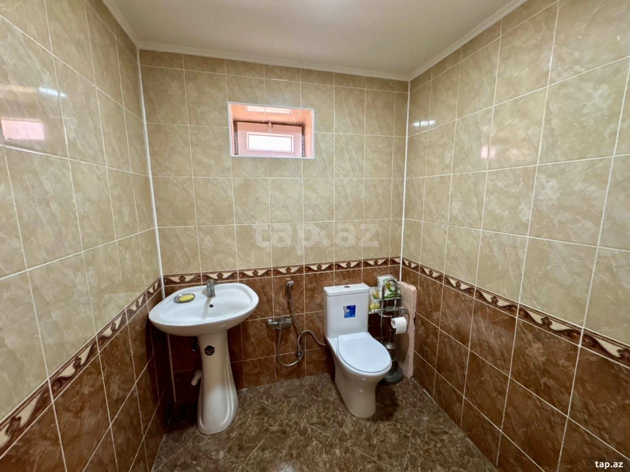 Satılır 6 otaqlı həyət evi